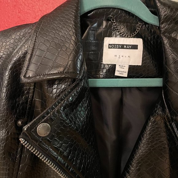 Oversized Faux Leather Jacket - Picture 2 of 3
